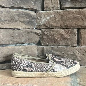Clarks Azella Theoni Snake‎ Print Slip On / SZ 8